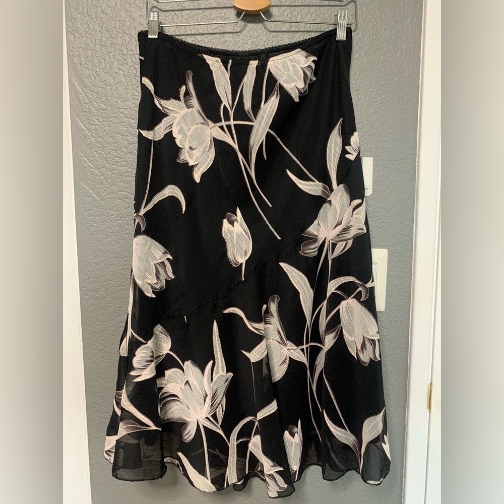 Metro Wear Black and Cream Floral A-Line Skirt